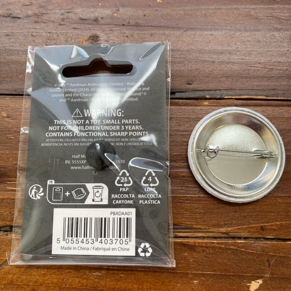 Wallace & Gromit  and Dreamworks Logo Pins - Picture 4 of 5